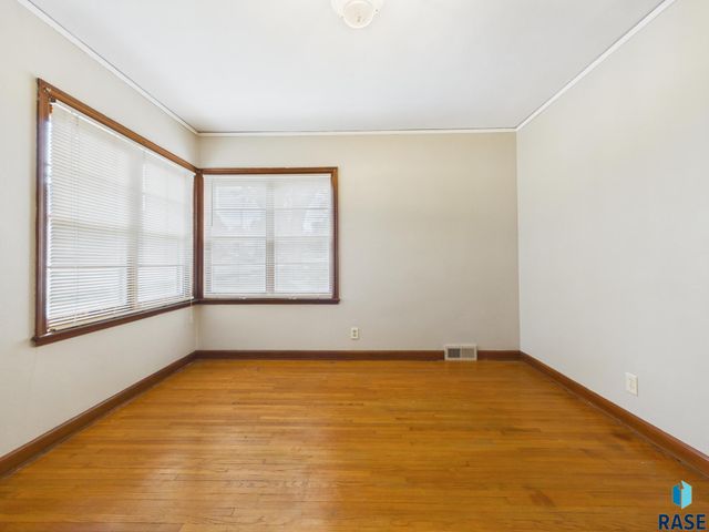 308 E 18th St Street, Sioux Falls, SD 57104