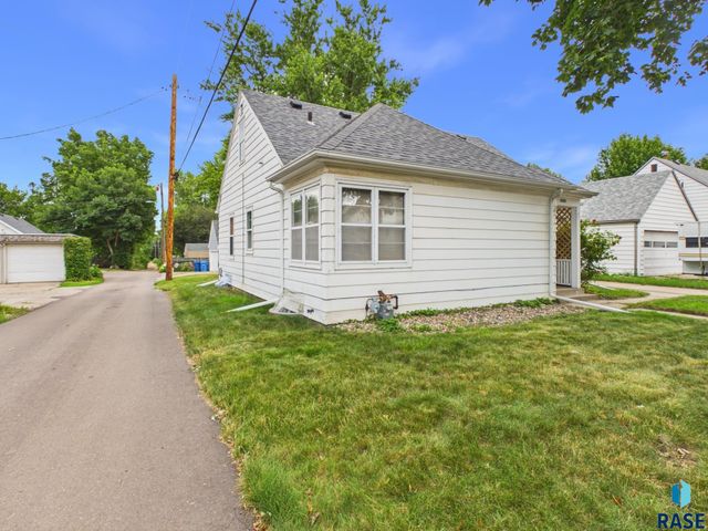 308 E 18th St Street, Sioux Falls, SD 57104