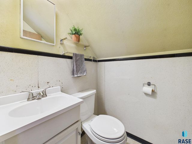 308 E 18th St Street, Sioux Falls, SD 57104