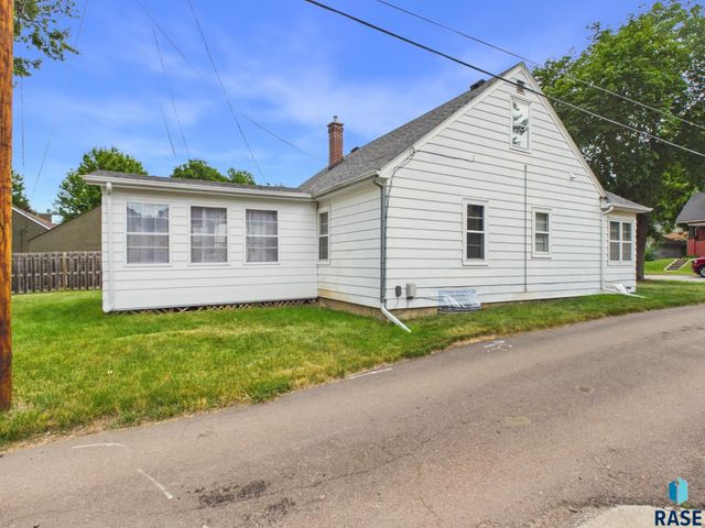308 E 18th St Street, Sioux Falls, SD 57104