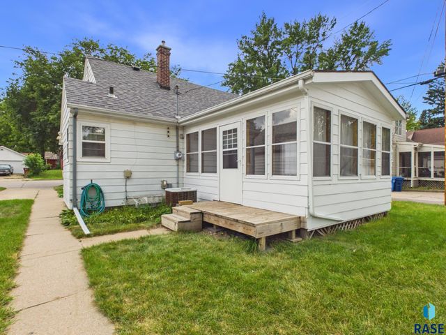 308 E 18th St Street, Sioux Falls, SD 57104