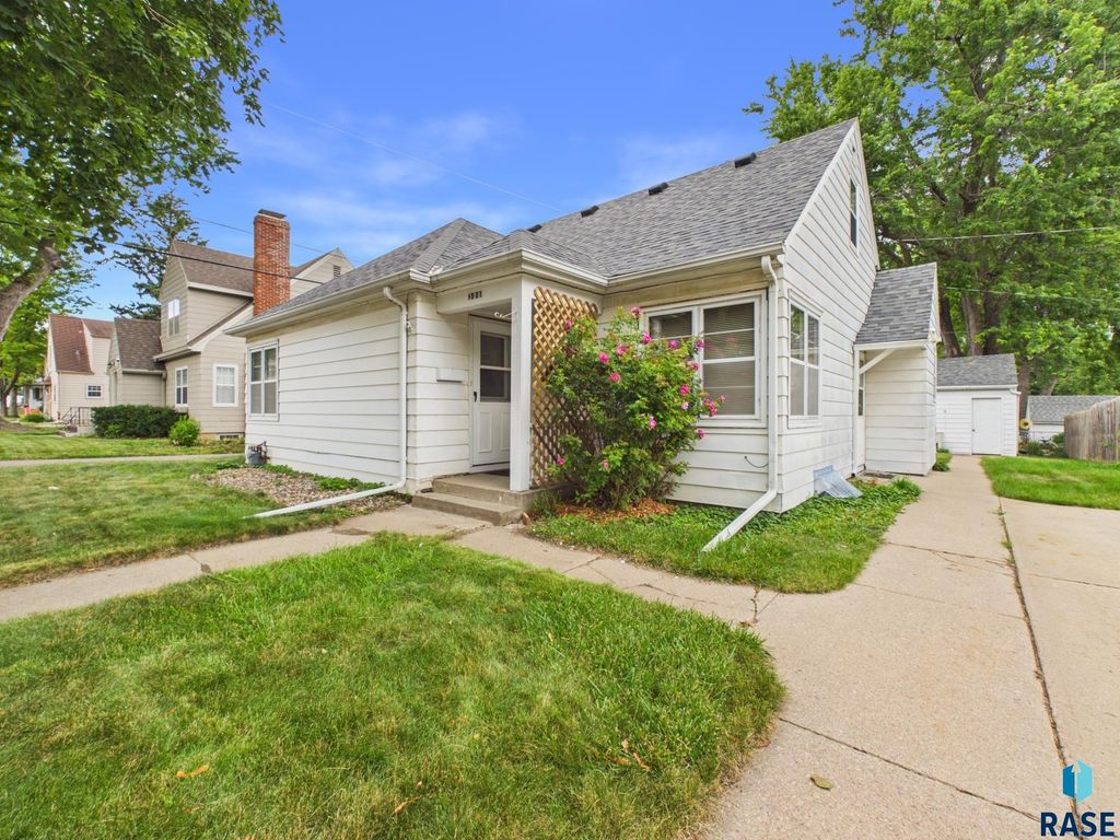 308 E 18th St Street, Sioux Falls, SD 57104