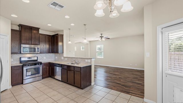 6847 FORT BND, San Antonio, TX 78223