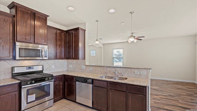 6847 FORT BND, San Antonio, TX 78223