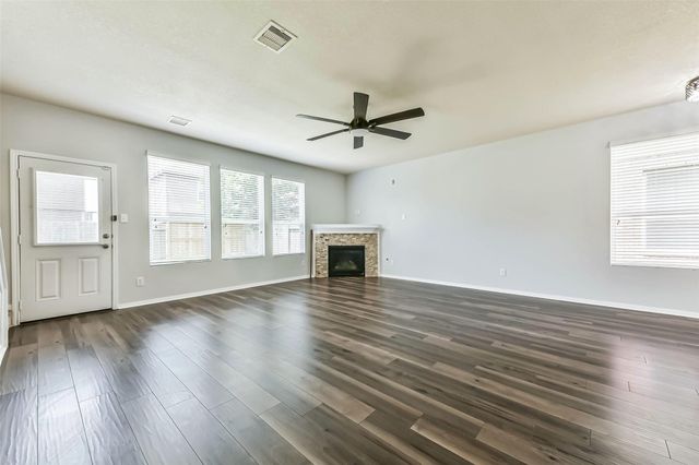 2626 Fresh Dawn Drive, Fresno, TX 77545