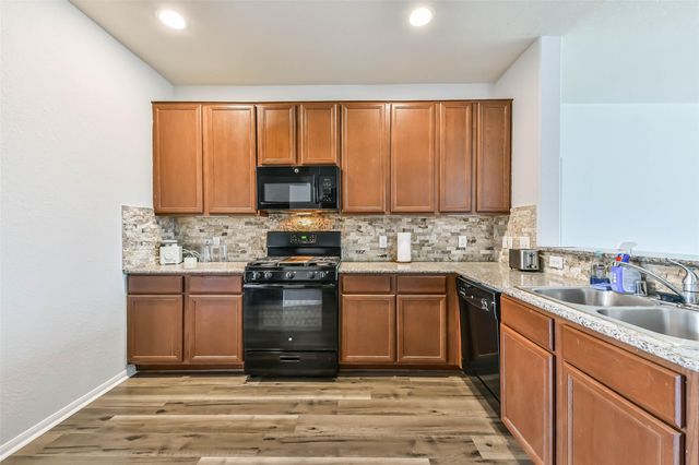 2626 Fresh Dawn Drive, Fresno, TX 77545