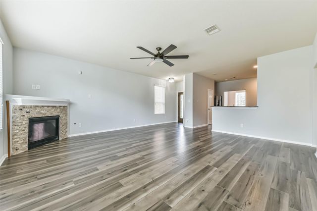 2626 Fresh Dawn Drive, Fresno, TX 77545