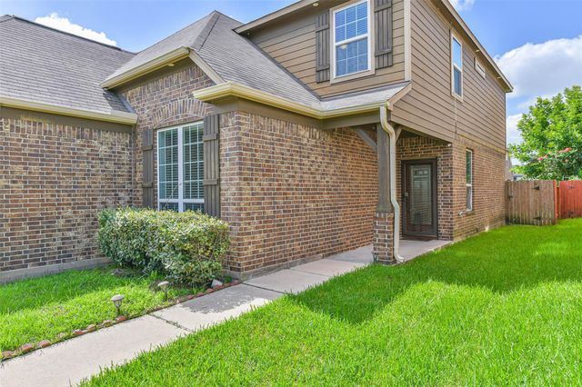 2626 Fresh Dawn Drive, Fresno, TX 77545