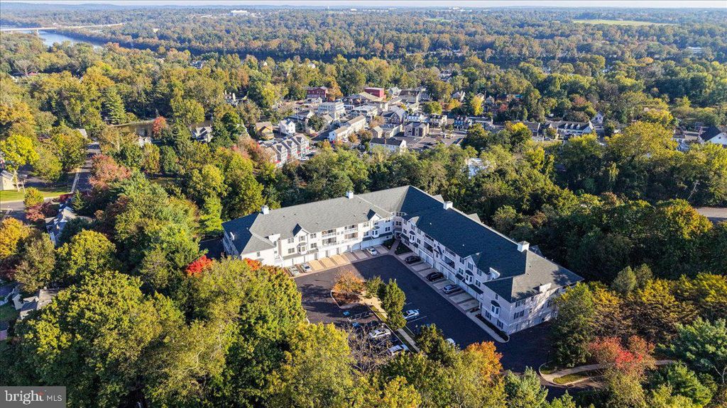 42 W COLLEGE AVE #220, YARDLEY, PA 19067 — exterior