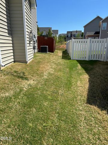 418 Lakemont Drive, Clayton, NC 27520