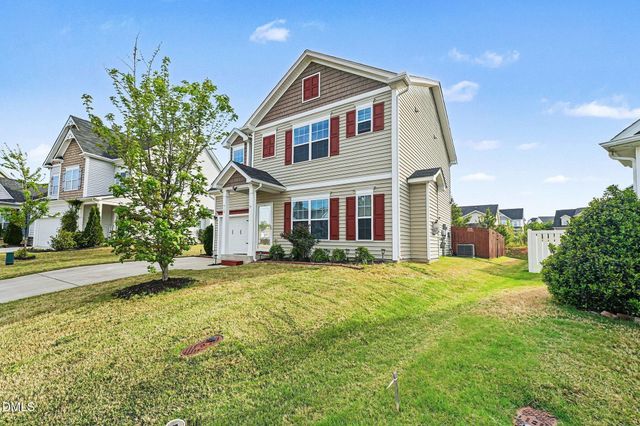 418 Lakemont Drive, Clayton, NC 27520