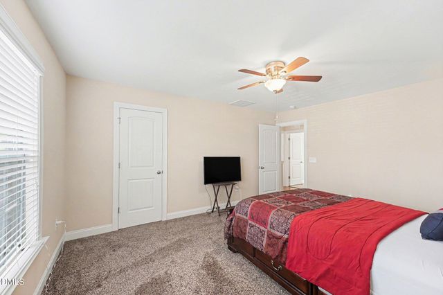 418 Lakemont Drive, Clayton, NC 27520