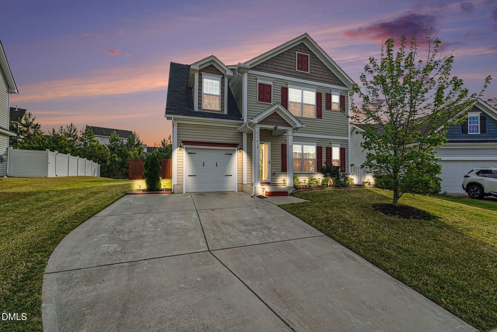 418 Lakemont Drive, Clayton, NC 27520