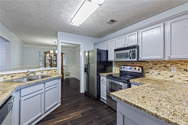 3270 Oaktree Park Drive, Lawrenceville, GA 30044