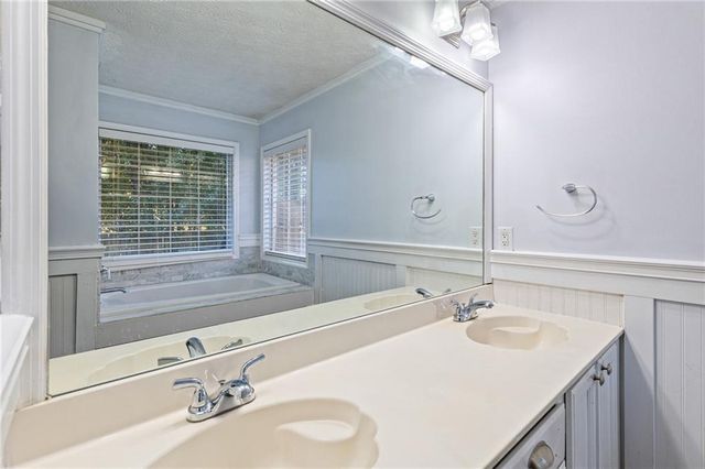 3270 Oaktree Park Drive, Lawrenceville, GA 30044