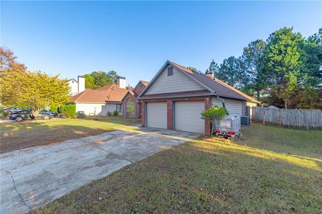 3270 Oaktree Park Drive, Lawrenceville, GA 30044