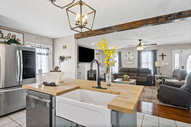 126 Flowers Rd, Crofton, KY 42217