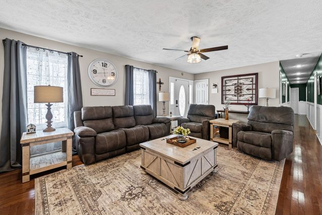 126 Flowers Rd, Crofton, KY 42217