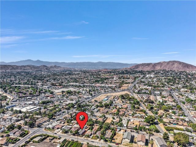 4832 Mitchell Avenue, Riverside, CA 92505