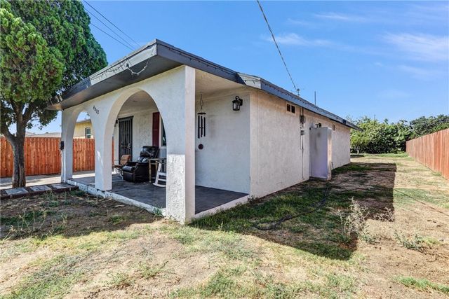 4832 Mitchell Avenue, Riverside, CA 92505