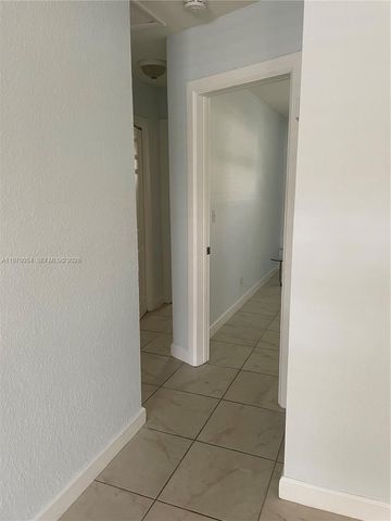 2607 NE 8th Ave 29, Wilton Manors, FL 33334
