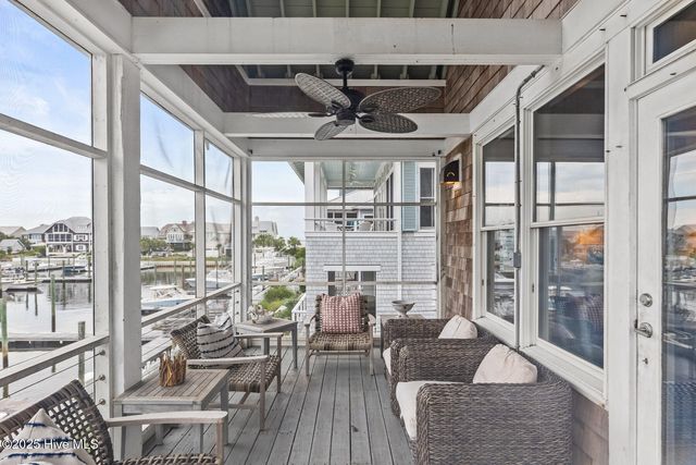 41 Transom Row, Bald Head Island, NC 28461