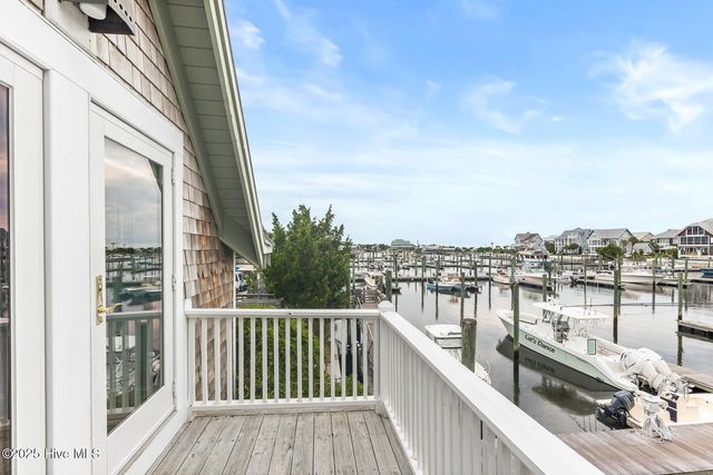 41 Transom Row, Bald Head Island, NC 28461