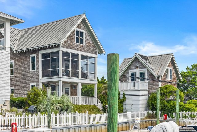 41 Transom Row, Bald Head Island, NC 28461