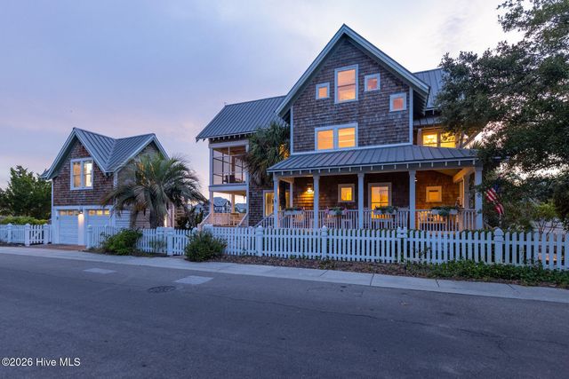 41 Transom Row, Bald Head Island, NC 28461