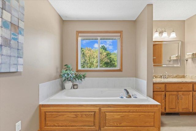22576 Amy Lane, Rogers, MN 55374