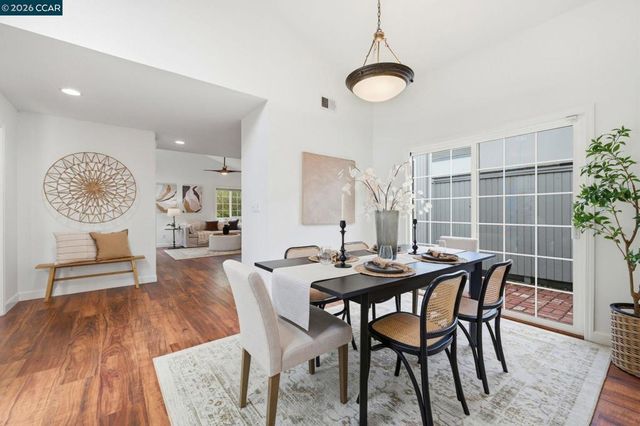 370 Scarlet Oak Ct, Pleasant Hill, CA 94523