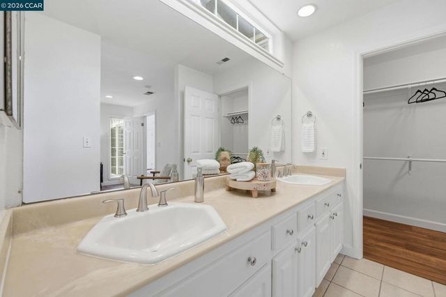370 Scarlet Oak Ct, Pleasant Hill, CA 94523