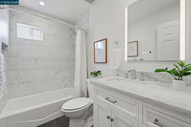 370 Scarlet Oak Ct, Pleasant Hill, CA 94523