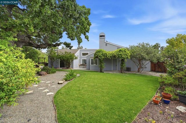 370 Scarlet Oak Ct, Pleasant Hill, CA 94523