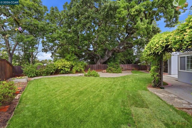 370 Scarlet Oak Ct, Pleasant Hill, CA 94523