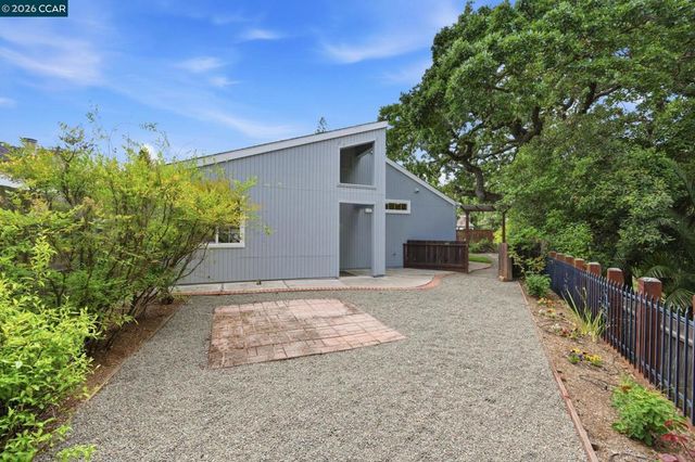 370 Scarlet Oak Ct, Pleasant Hill, CA 94523