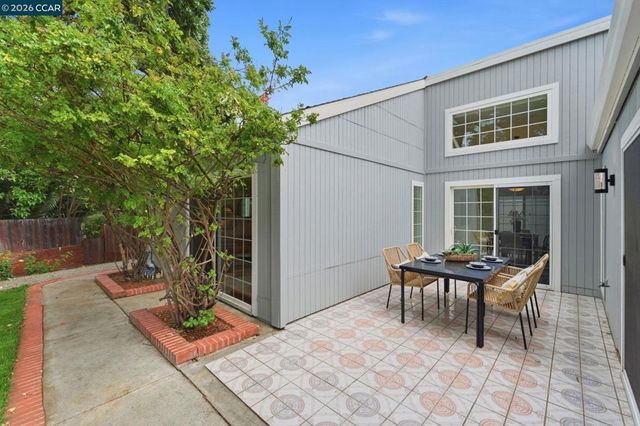370 Scarlet Oak Ct, Pleasant Hill, CA 94523
