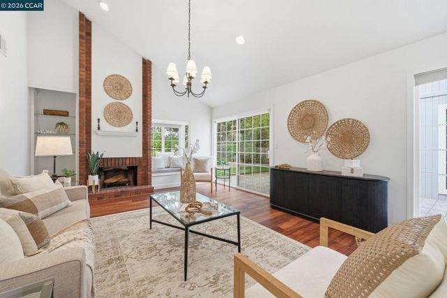 370 Scarlet Oak Ct, Pleasant Hill, CA 94523