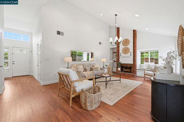 370 Scarlet Oak Ct, Pleasant Hill, CA 94523