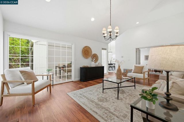 370 Scarlet Oak Ct, Pleasant Hill, CA 94523