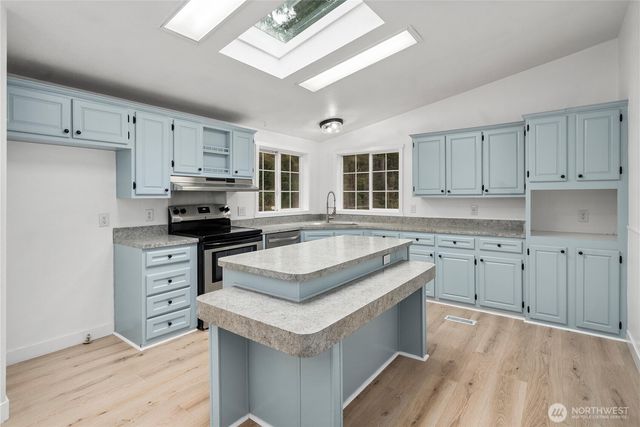 3643 SE Engledow Lane, Port Orchard, WA 98367