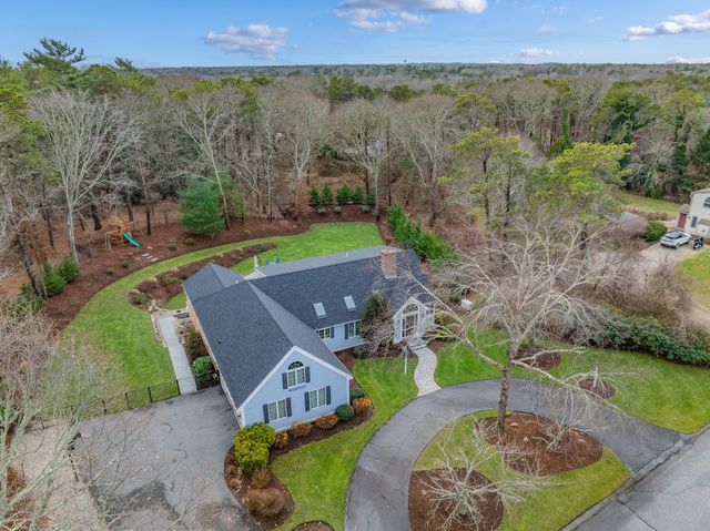 23 Middle Pond Path, Marstons Mills, MA 02648