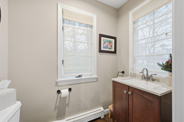 23 Middle Pond Path, Marstons Mills, MA 02648