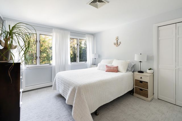 23 Middle Pond Path, Marstons Mills, MA 02648