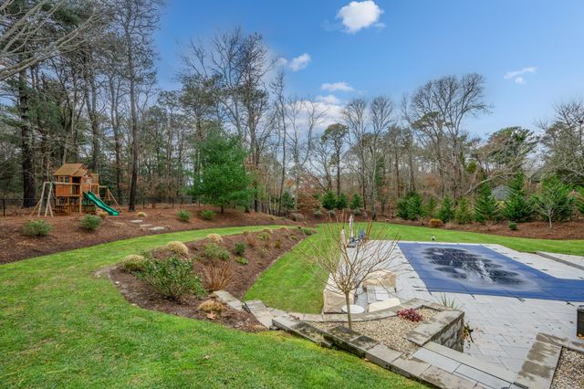 23 Middle Pond Path, Marstons Mills, MA 02648