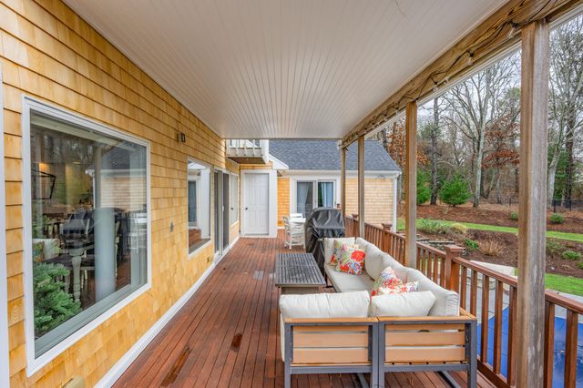 23 Middle Pond Path, Marstons Mills, MA 02648