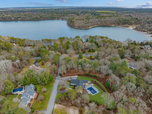23 Middle Pond Path, Marstons Mills, MA 02648