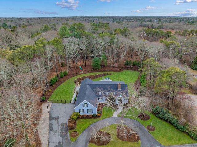 23 Middle Pond Path, Marstons Mills, MA 02648