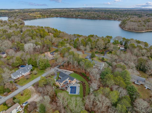 23 Middle Pond Path, Marstons Mills, MA 02648