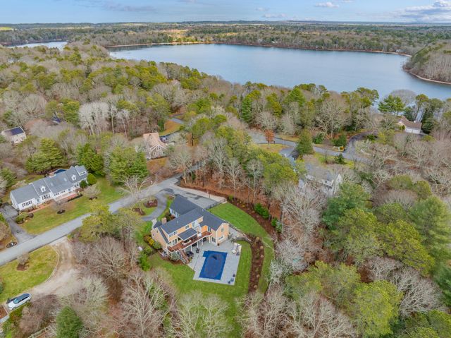 23 Middle Pond Path, Marstons Mills, MA 02648